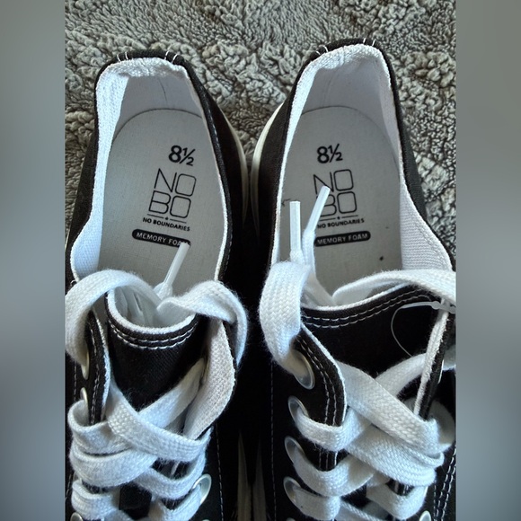 🆕 No Boundaries Classic Black & White Low-Top Canvas Sneakers size 8.5 - Picture 3 of 8